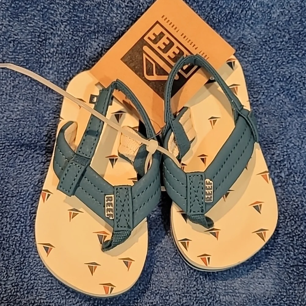 Reef Ahi Mint Boat size 3/4 sandles. New with tags